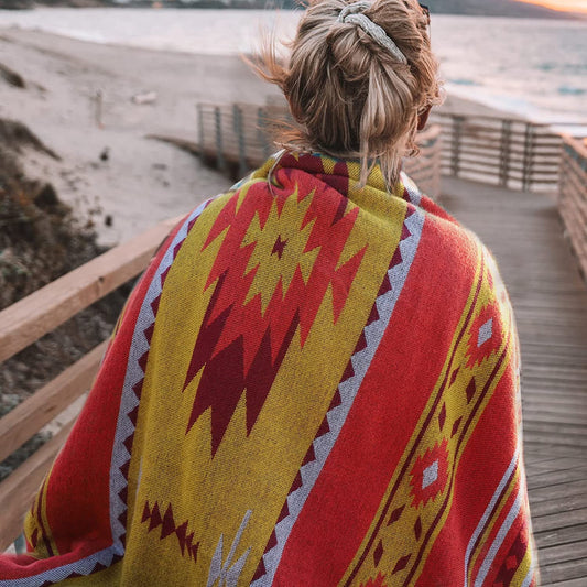 Aztec Pattern Throw Blanket with Soft Sherpa Lining, Traditional Southwestern Navajo Tribal Style Warm Throw for Camping, Outdoor, Light Weight Cozy