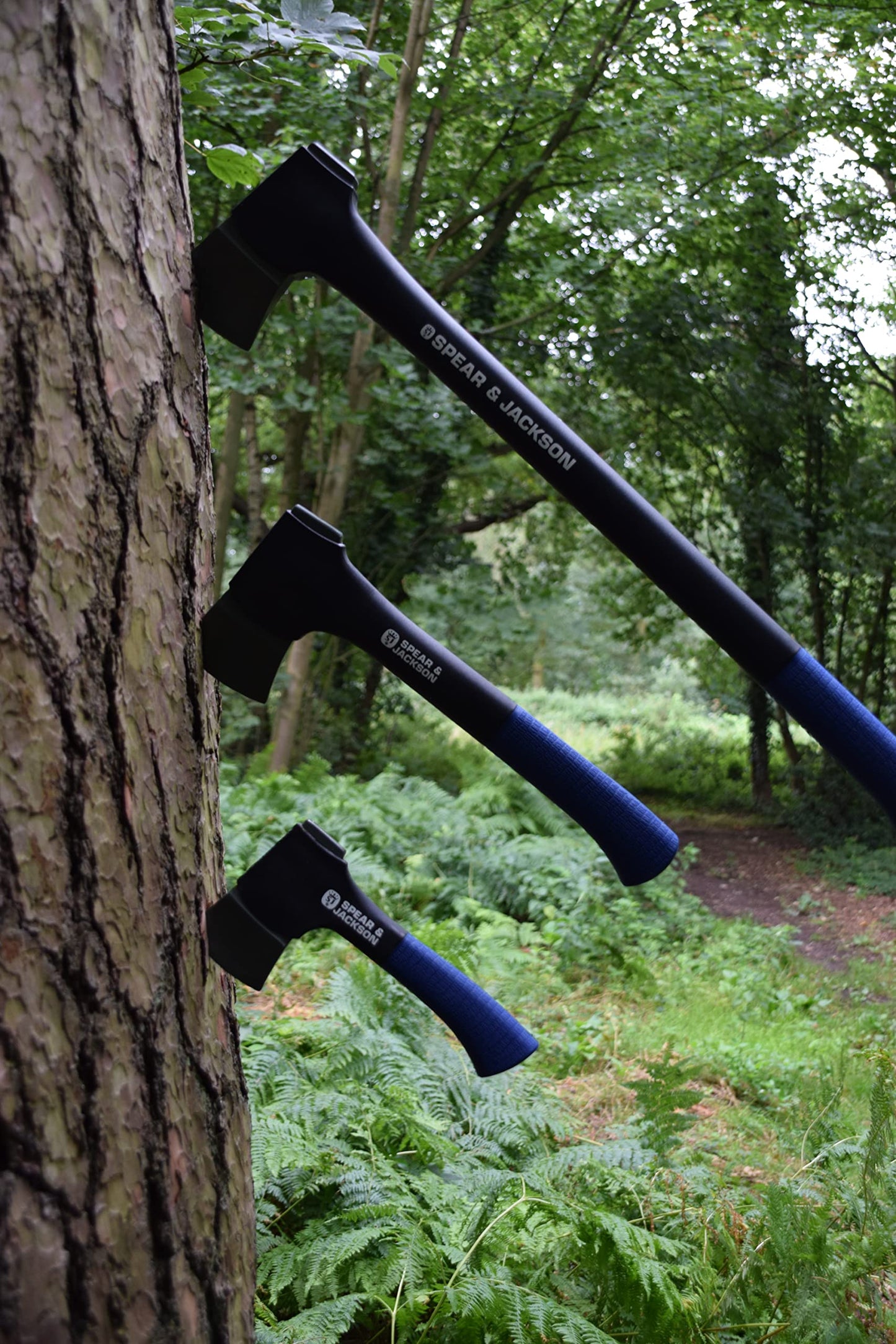 Spear & Jackson 7706FG 0.6kg Axe with Fibreglass Handle, black