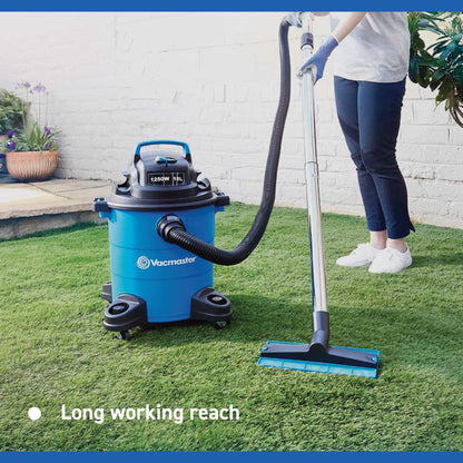 Vacmaster WD 18 Garden & Artificial Grass Cleaner, Outdoor Wet & Dry Vacuum For Cleaning Astroturf, Patio, Decking and Other Outdoor Areas, 1250W, 18