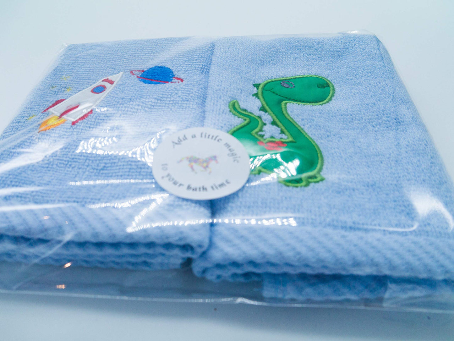 Lex's Linens Pack of 2 Kids Face Cloth (1 x Dinosaur & 1 x Rocket)