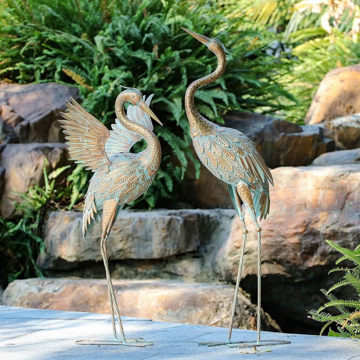 TERESA'S COLLECTIONS Large Garden Ornaments Outdoor, Gifts for Women, 2pcs Lifelike Metal Heron Garden Statues, Standing Heron Deterrant for Ponds,