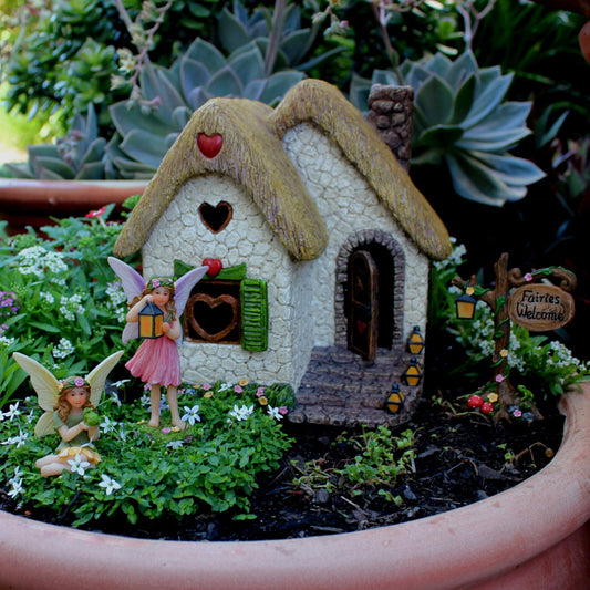 PRETMANNS Fairy Garden Ornaments - Fairy Houses for the Garden - Fairy House with Fairy Figures for Fairy Garden - Fairy Garden Accessories with
