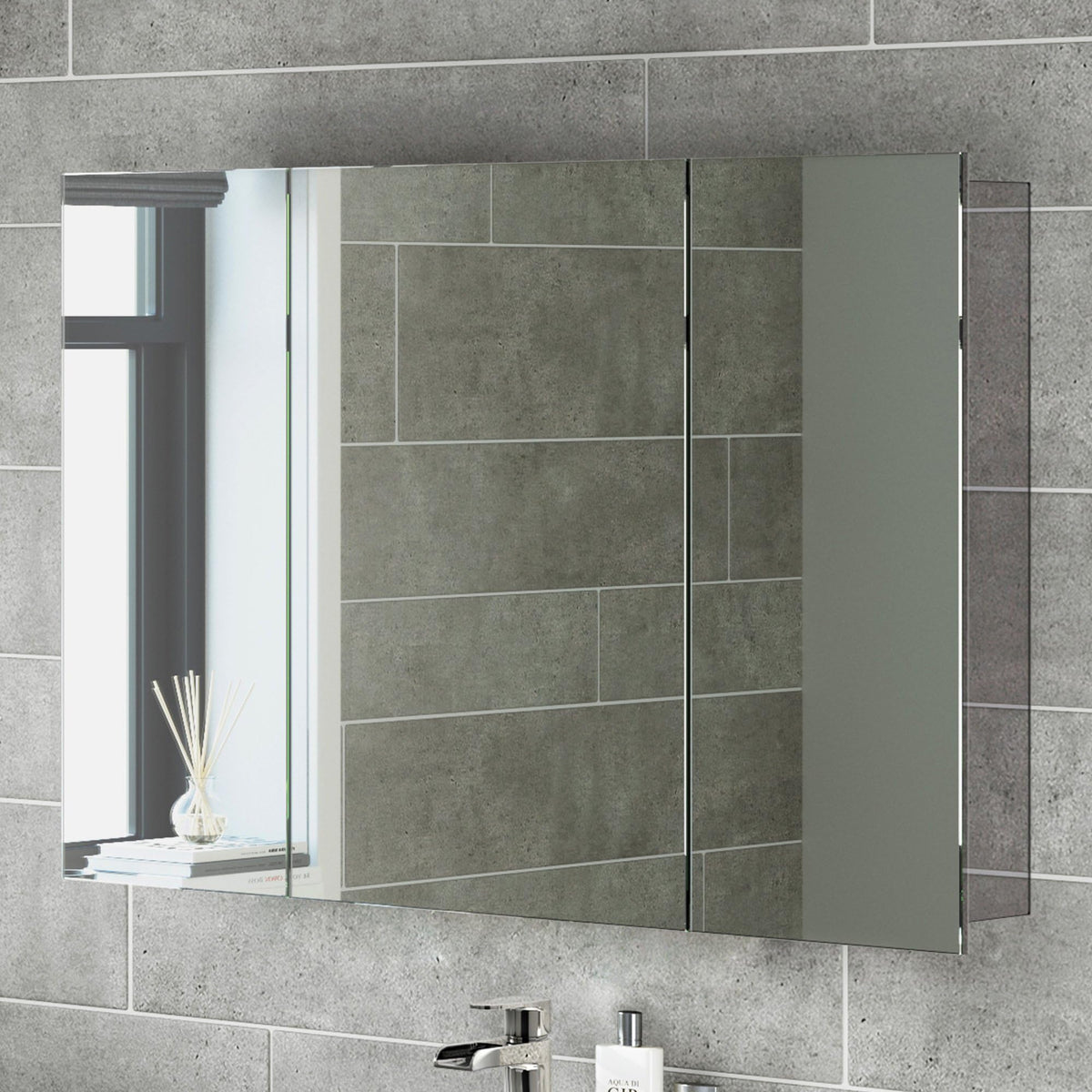 iBathUK Oslo Wall Mounted Triple Door Bathroom Mirror Cabinet, Frameless Rectangular Silver Mirror, Magnetic Catch, Modern Bathroom Storage