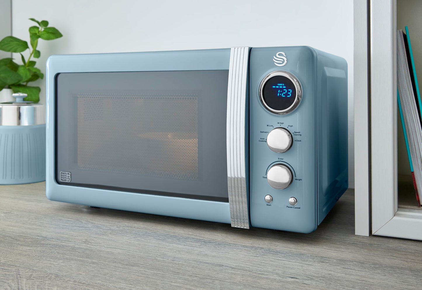 Swan SM22030LBLN Retro LED Digital Microwave with Glass Turntable, 5 Power levels & Defrost Setting, 20L, 800W, Blue