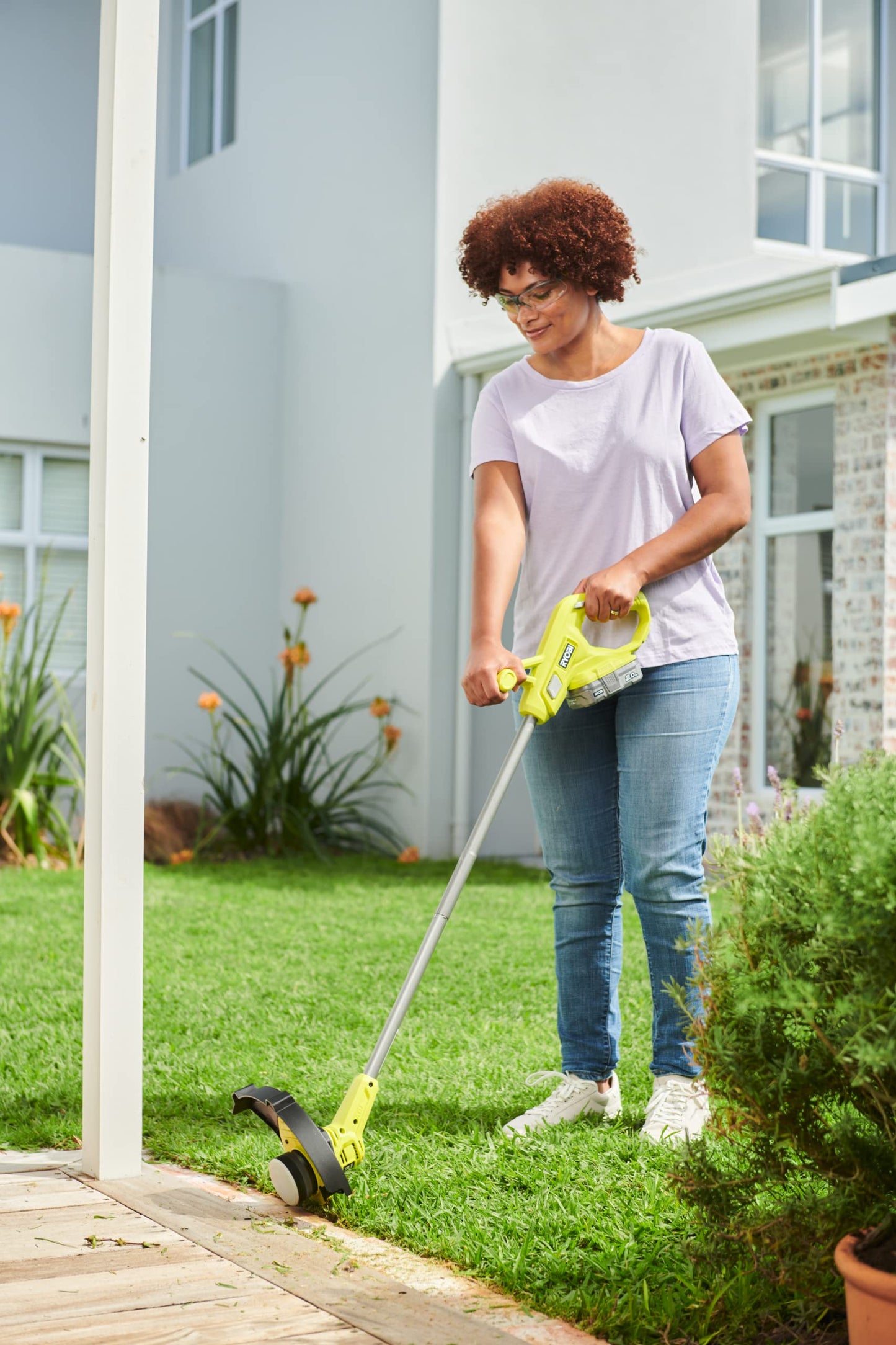 Ryobi 18 V ONE+ Cordless Grass Trimmer RY18LT23A-0 (Cutting Width 23 cm, EasyEdge for Switch Between Edge and Trimming Mode, Includes 1 x Line Spool,