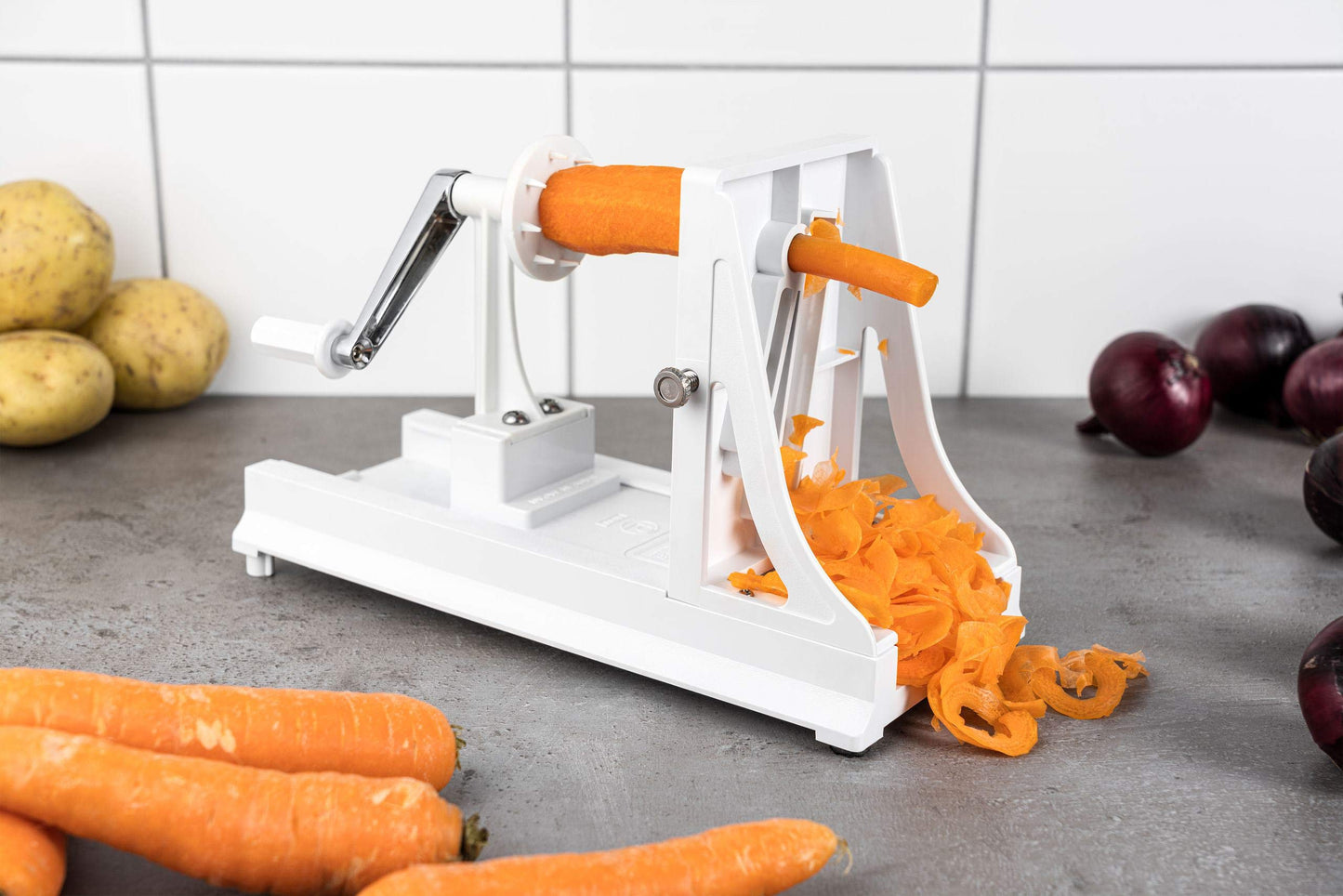 Benriner Professional Japanese Horizontal Turning Slicer with Three Interchangeable Blades, White BN-7W, ABS Plastic, 11.4 x 27.3 x 17.1 cm