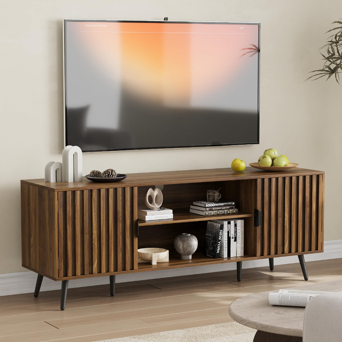 Smart FENDEE 135cm TV Stand, TV Console for TV up to 55 Inch, Mid Century Modern Entertainment Center with Fluted Doors and Adjustable Shelf for
