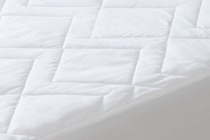 SAVEL - Mattress Cover (70x140 cm) Cot Bed Size | Aloe Vera | Breathable and Waterproof Mattress Protector - White