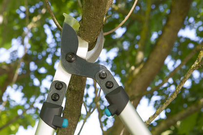 GARDENA Premium Pruning Lopper 700B: Bypass secateurs for gentle, precise trimming of plants, precision-ground blade, double-bend, stable aluminum