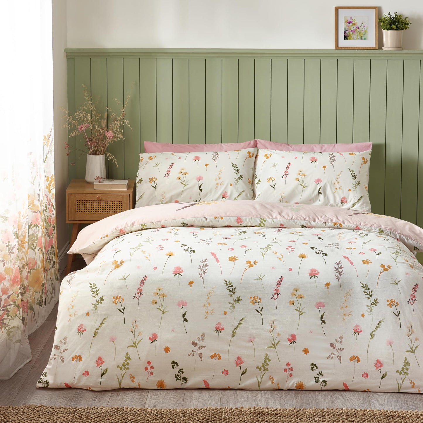 Catherine Lansfield Countryside Floral Reversible Super King Duvet Cover Set with Pillowcases Pink