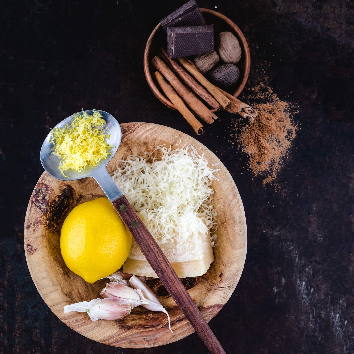 Microplane Kitchen grater Fine for hard cheese, citrus fruits, garlic, chili, cinnamon and nutmeg with stainless steel blades - Made in USA