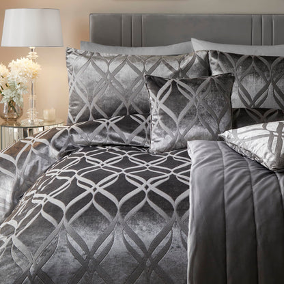 SOIREE - Luxury Ogee Velvet Duvet Cover - Super King Bedding Size (260 x 220cm) - 2x Pillowcases - Soft & Cosy Velvet Bedding in Slate Grey - Jacquard