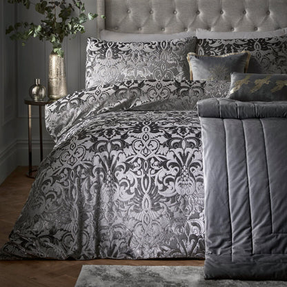 Laurence Llewelyn-Bowen - Slate Grey Embossed Damask Duvet Cover Set - Double Size (200 x 200cm) - 2 Pillowcases - Luxury Bedding Set - Velvet Damask