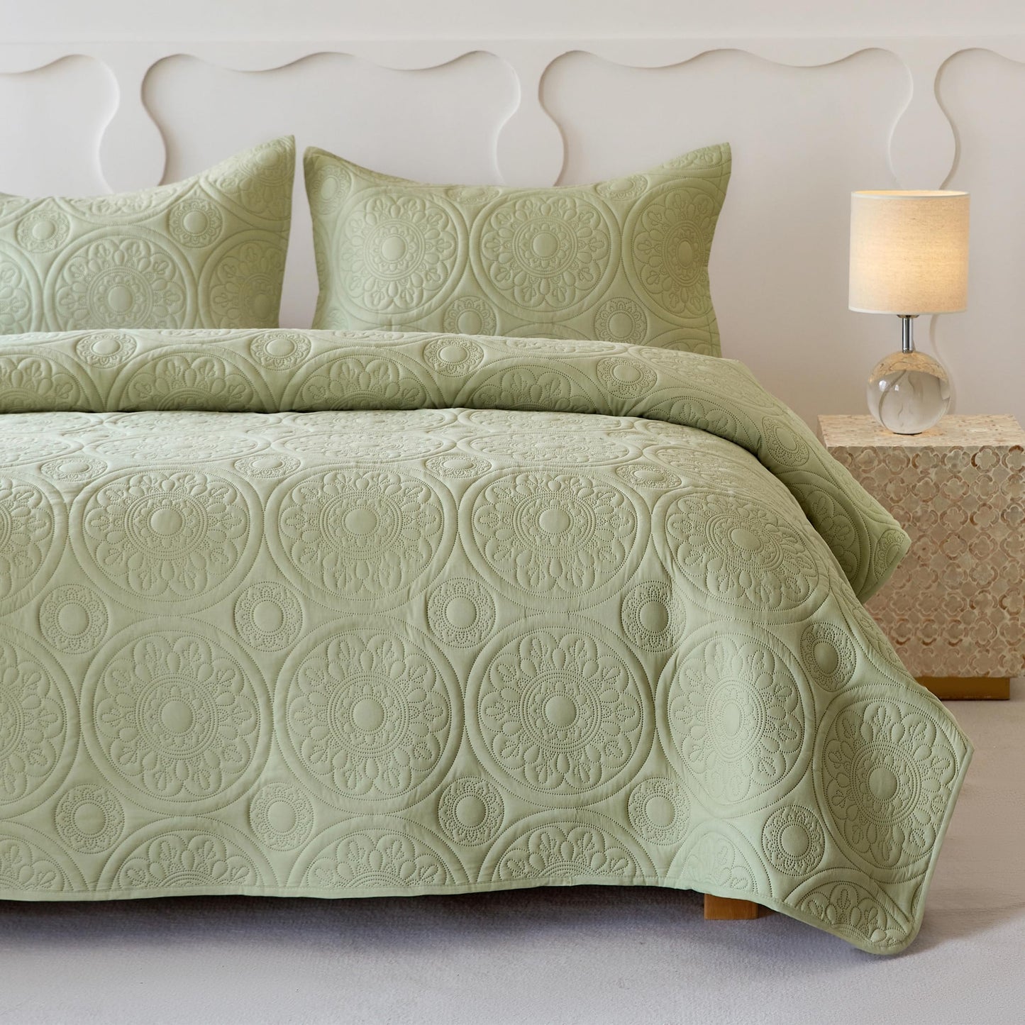 Simple&Opulence Quilted Bedspreads King Size-3 Pcs Soft Reversible Microfiber Bed Spread Coverlet,Floral Embossed Bed Throw Set with 2 Pillowcases for