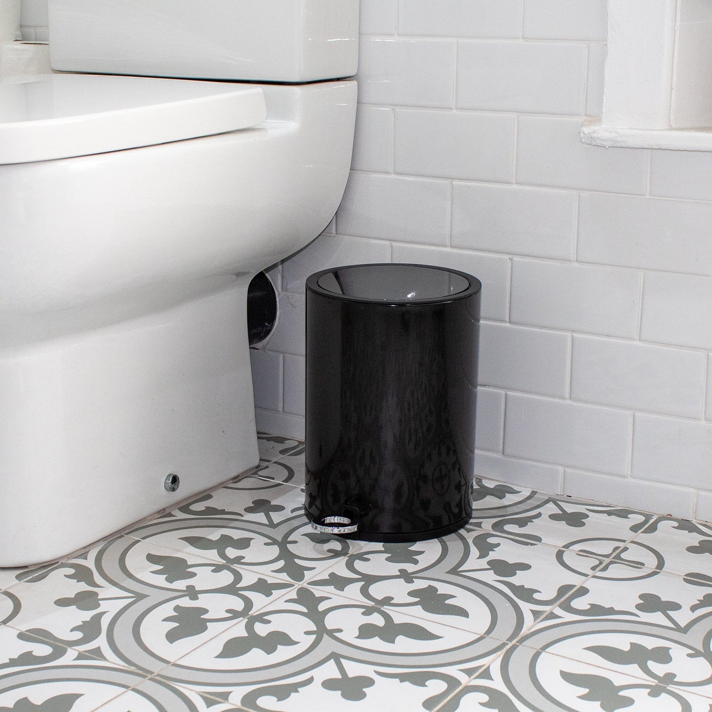 FurnitureXtra™ Modern Style Powder Coated Soft Close Pedal Bin, Plastic Inner bucket, ABS lid (Black, 6L)
