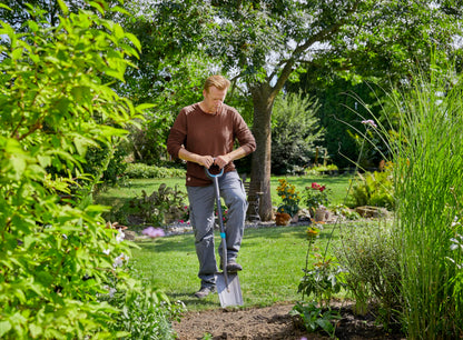 Gardena ErgoLine Pointed Spade, Garden Spade Steel for Turning Over and Removing Soil with Foot Rest and Ergonomic D-Handle (17012-20)