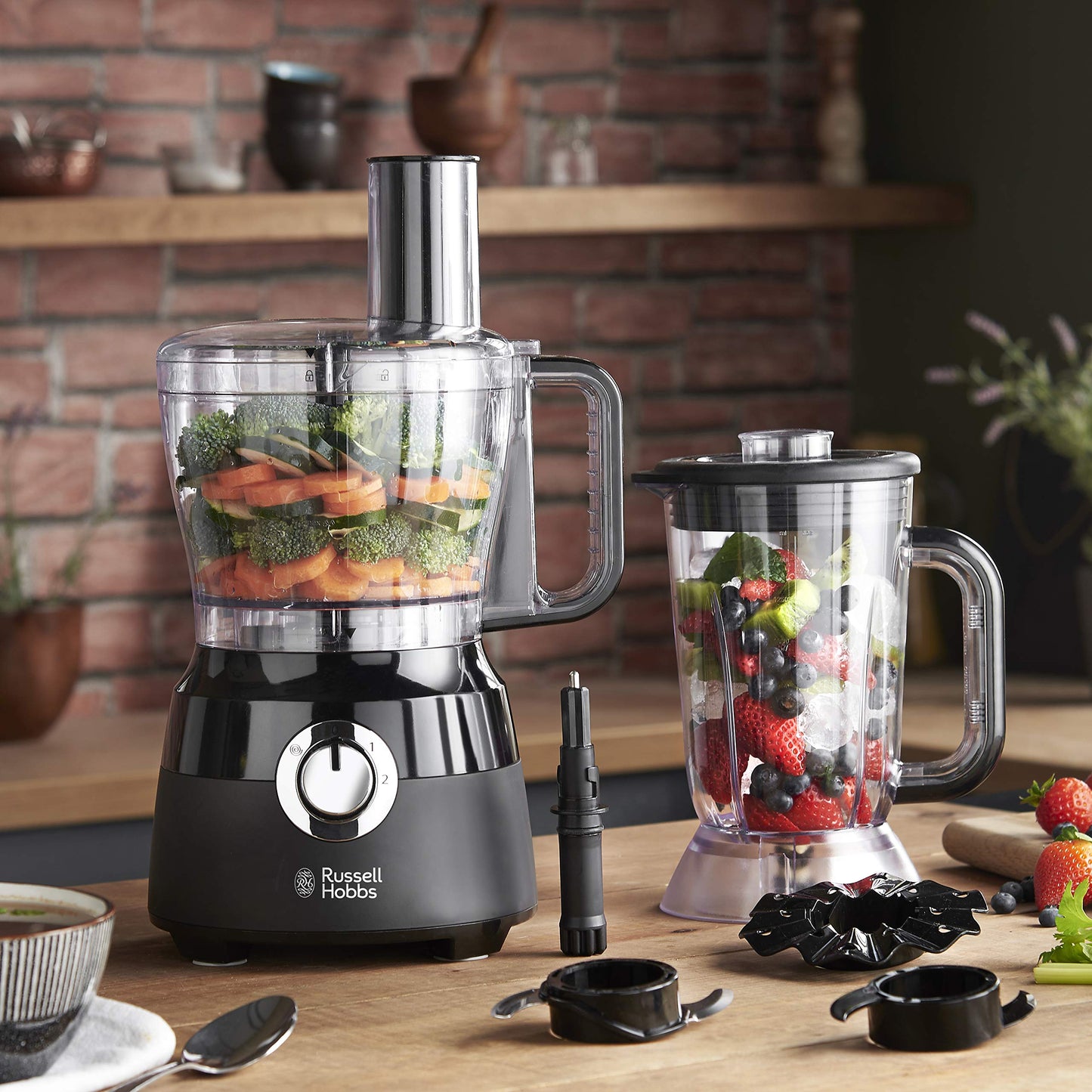 Russell Hobbs Desire Electric Food Processor, Bowl with 1.5L usable capacity, 1.5L Plastic jug, Stainless steel blades, reversible slicing/shredding
