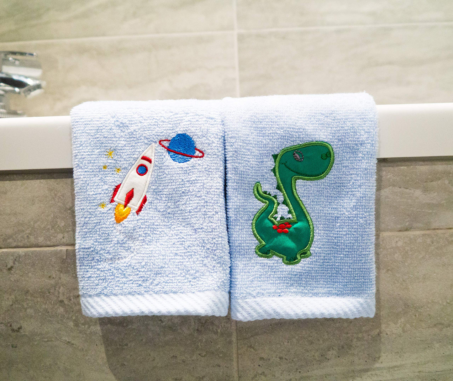 Lex's Linens Pack of 2 Kids Face Cloth (1 x Dinosaur & 1 x Rocket)