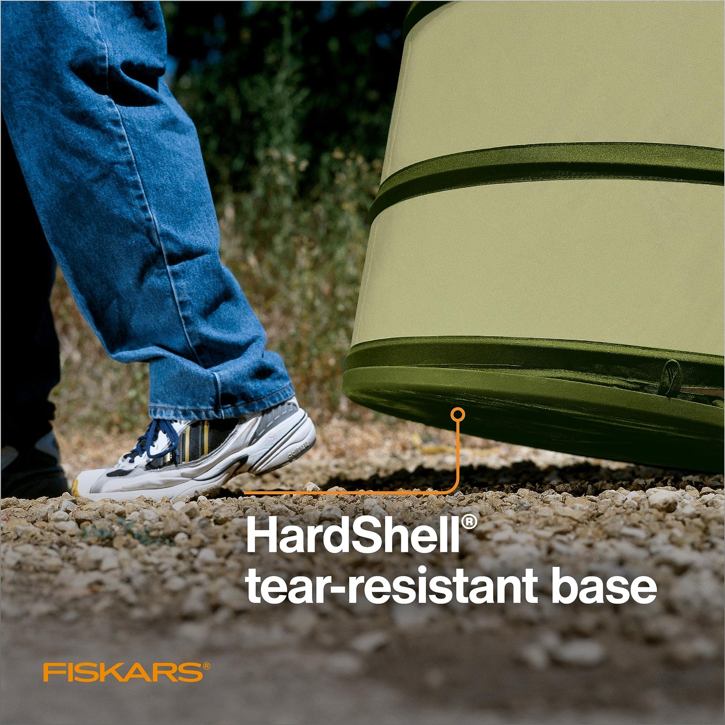 Fiskars 30 Gallon HardShell Bottom Kangaroo Garden Bag