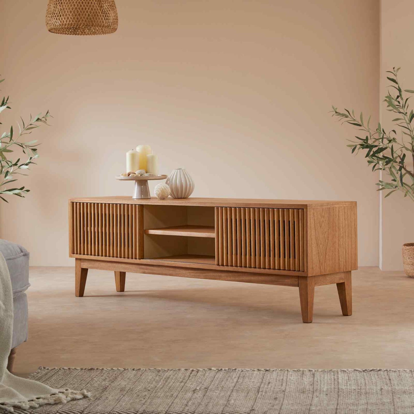 Melia Media Unit with Sliding Doors