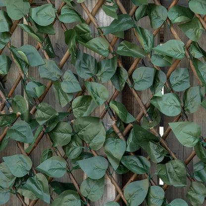 Outsunny 4 Pieces Expanding Trellis Fence, 2m x 1m Decorative Trellis with Artificial Leaves Garden Telescopic Hedge Privacy Screen Greenery Walls for Garden Balcony Home Decor