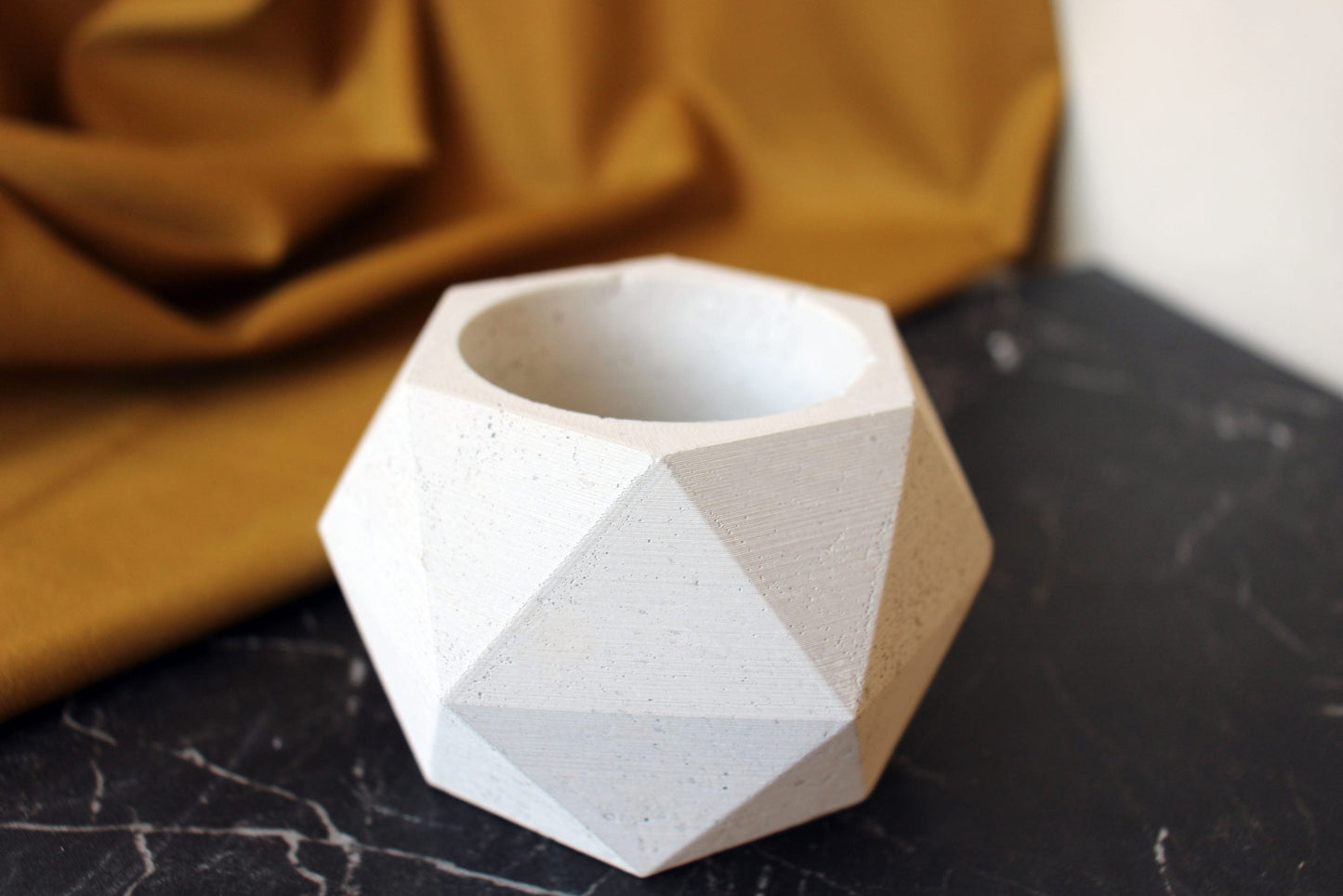 CONCRETE HEXAGONAL POT