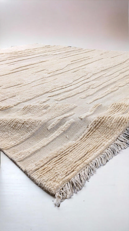 Snugly Textured Berber Wool Rug - 278 x 257 cm