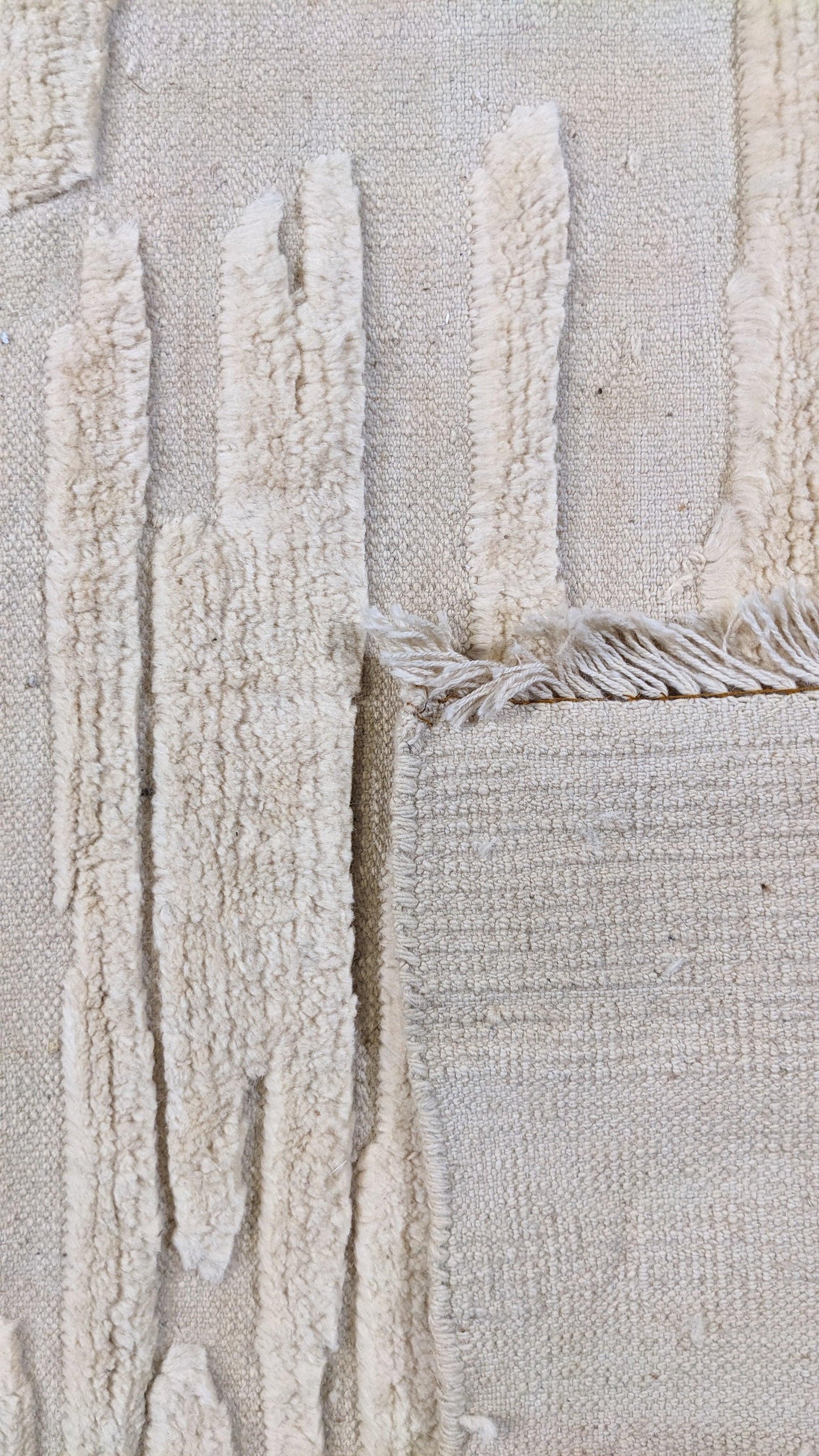 Snugly Textured Berber Wool Rug - 278 x 257 cm