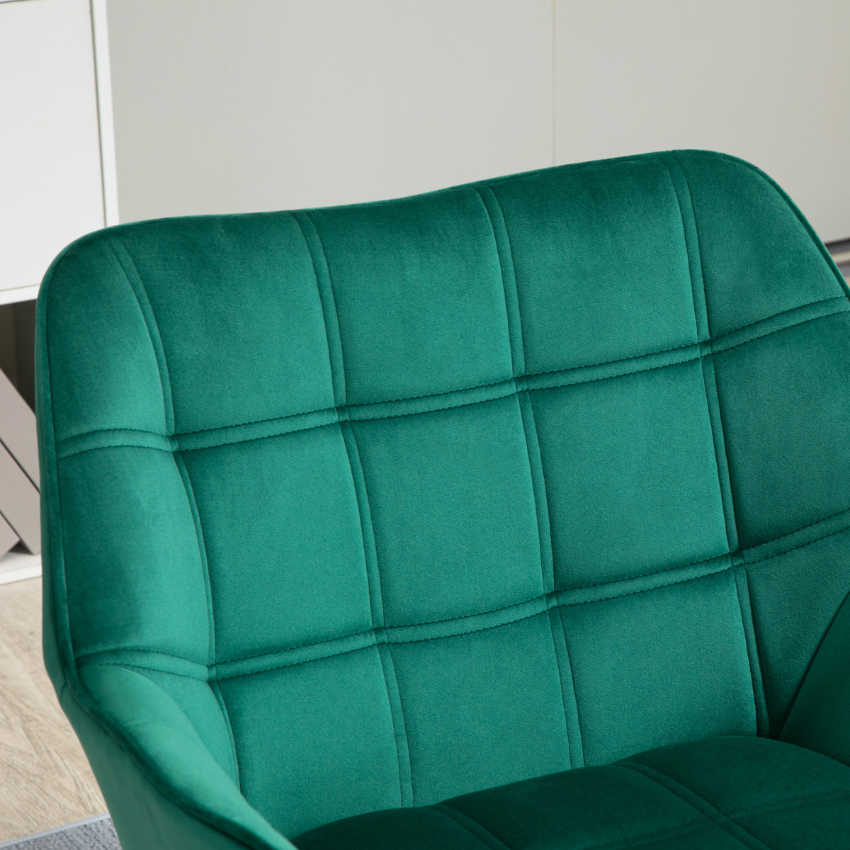 HOMCOM Velvet-Feel Accent Chair with Arms Slanted Back Wood Legs