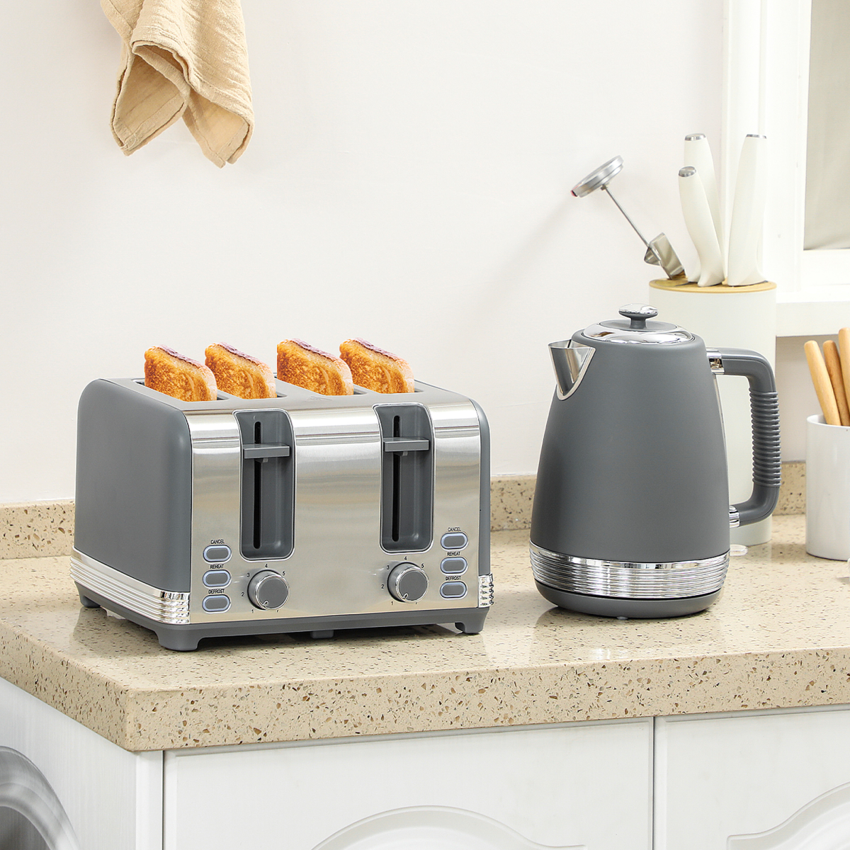 HOMCOM 1.7L 3000W Quick Boil Kettle and 4 Slice Toaster Set Crumb Tray