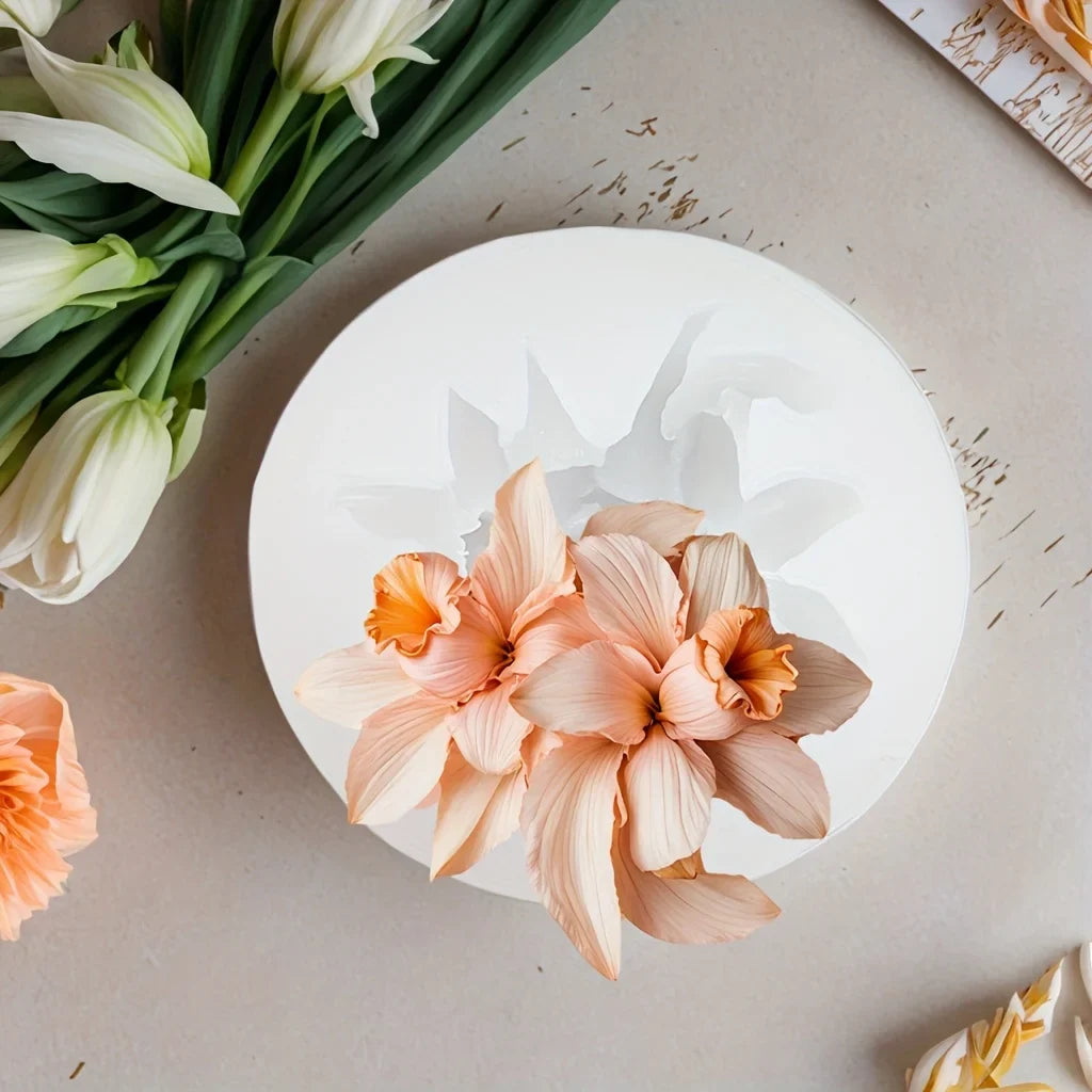 1-Cavity Rose Flower Mold - Non-Stick Silicone Mold for Candles, Soap, Plaster, and Aromatherapy - Easy to Demold, Reusable Floral Mold, Suitable for DIY Home Decor, Weddings, Parties - Suitable for Beginners and Professional