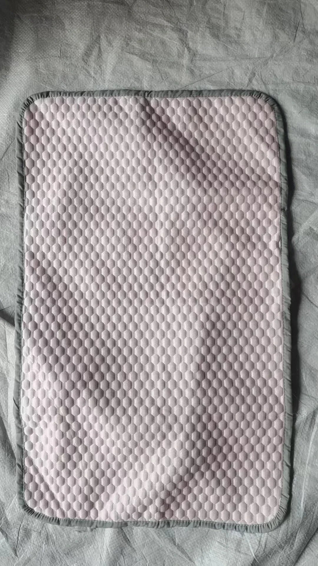 Summer Cooling Pillowcase Solid Color Ice Bean Bean Pillowcase Cool Feeling Air Conditioning Cover Washable  (No Pillow) 48x74cm