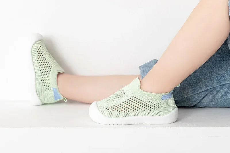 Spring Summer Toddler Shoes Breathable Knitted Kids Sneakers Boys Slip-on Tennis Shoes Girls Soft Non-slip School Casual Shoes