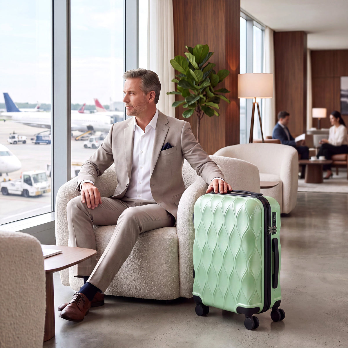 HOMCOM 22Inch 56cm Suitcase, ABS Hard Shell Carry On Luggage with TSA Lock, Spinner Wheels, Telescopic Handle, Green