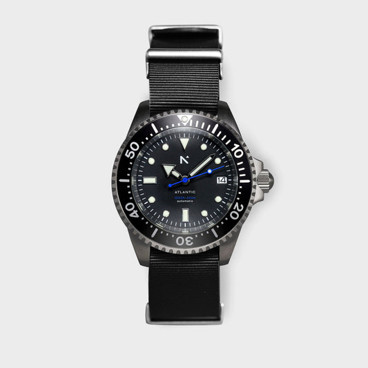 'Atlantic' Dive Watch (40mm) | Seal Black NATO