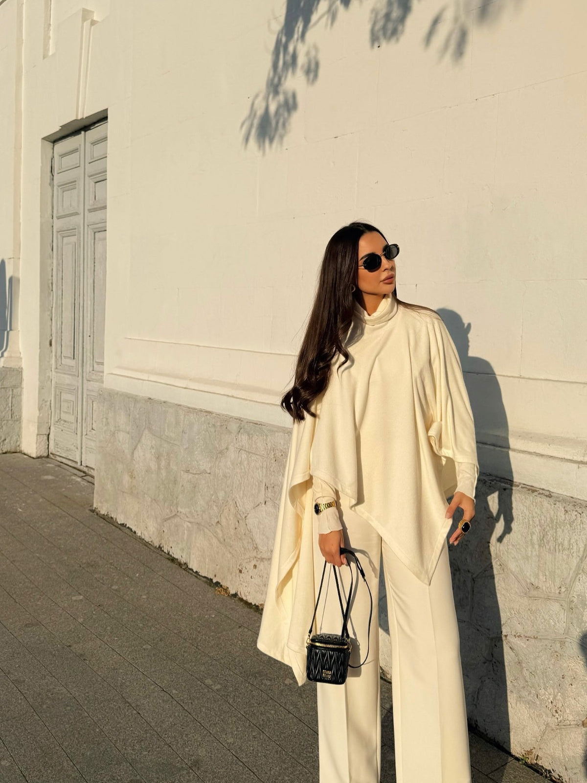 Solid Color Knitted Turtleneck Cape