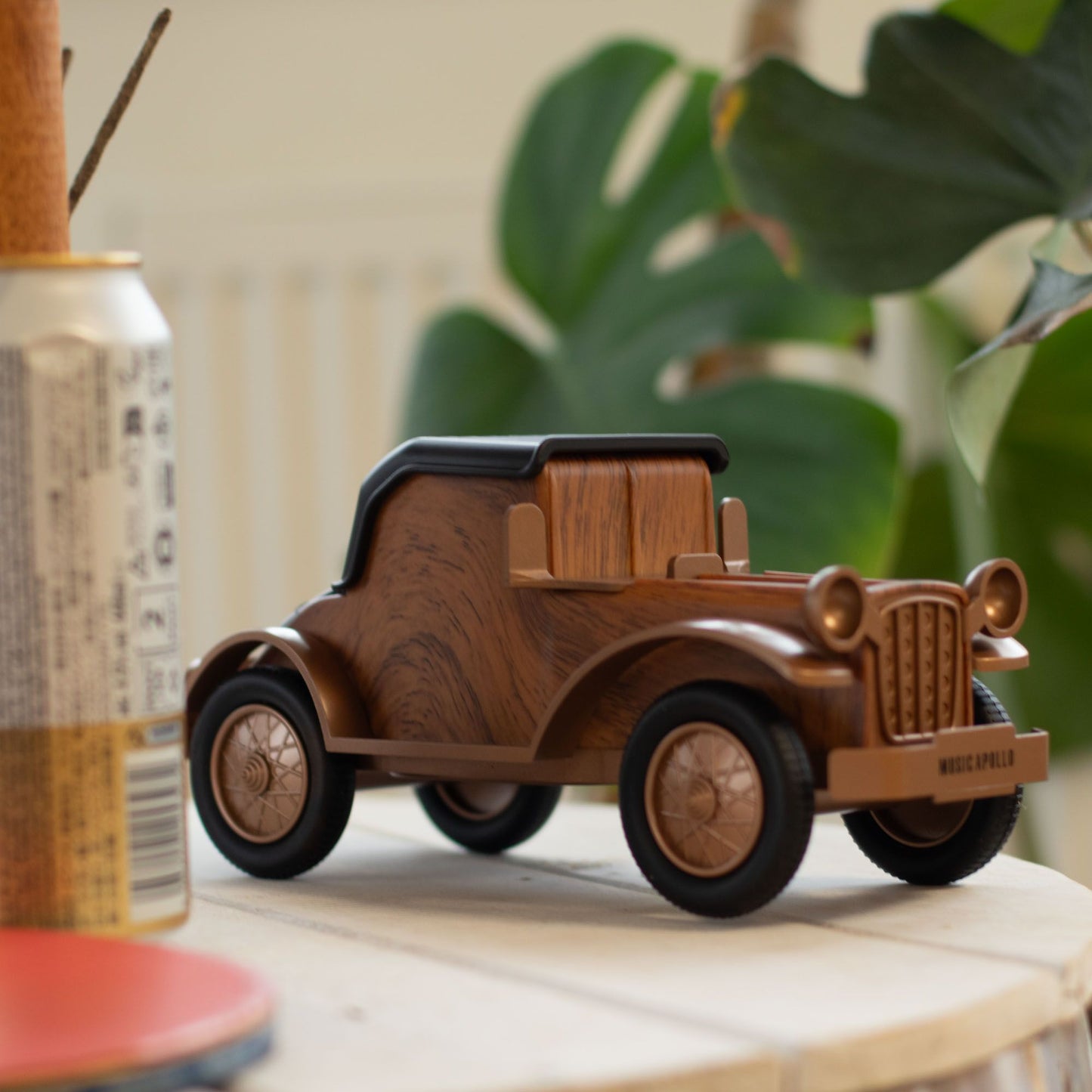 Classic Vintage Car Speaker and Phone Holder - Bluetooth - 5 watt