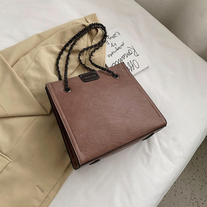 Chain shoulder messenger bag