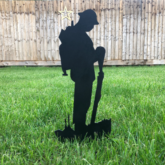 Small Metal Soldier Garden Decoration Black