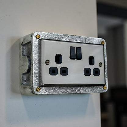 Mirror Finish Switched 13A Double Socket 230V 2 Gang 2G Socket Cast Metal Conduit Switch Industrial