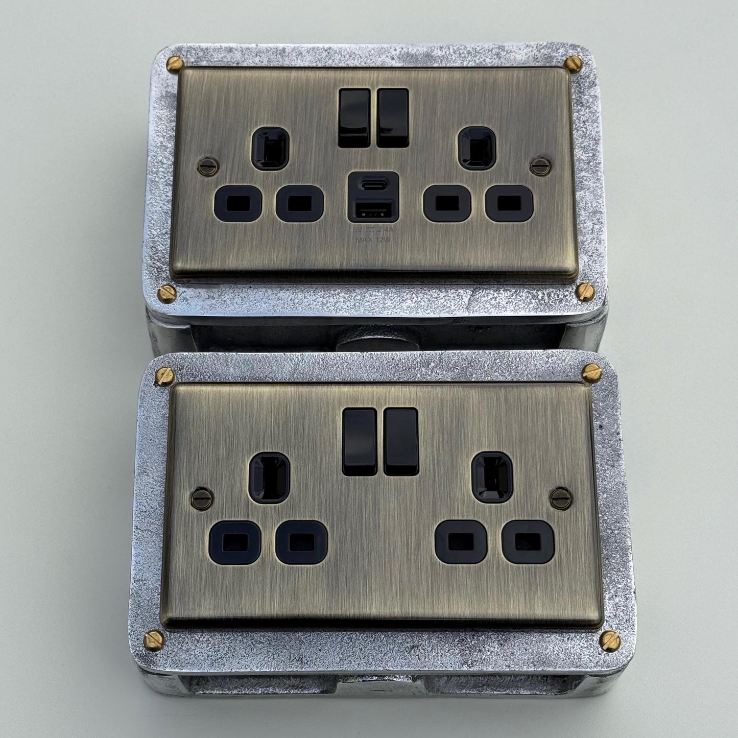 Antique Brass Double Switched 13A Power Socket 230V 13A 2 Gang 2G  Solid Cast Metal Conduit Industrial