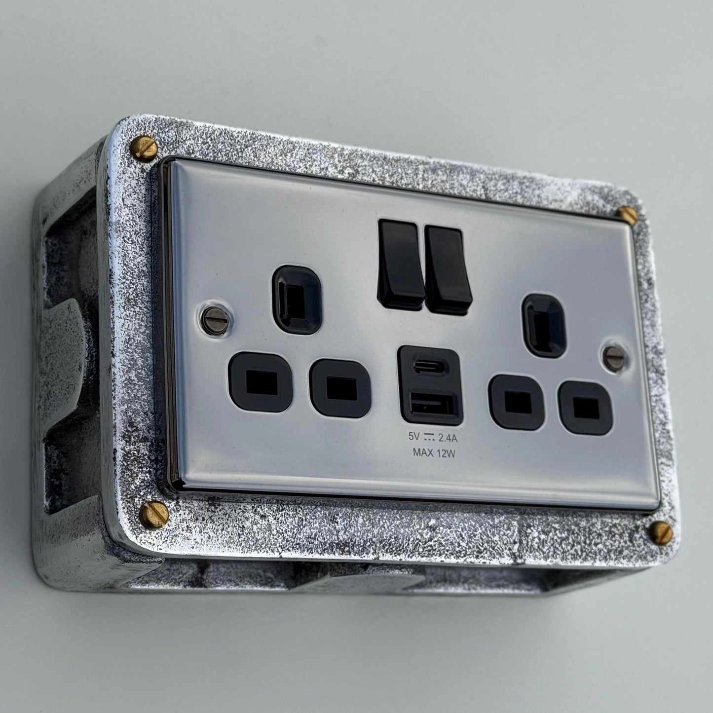 Black Nickel Double Switched 13A Power Socket 230V 13A 2 Gang 2G Solid Cast Metal Conduit Switch Industrial