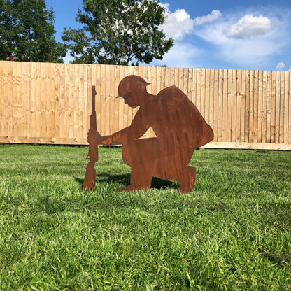 Rusty Metal Kneeling Soldier Garden Decoration