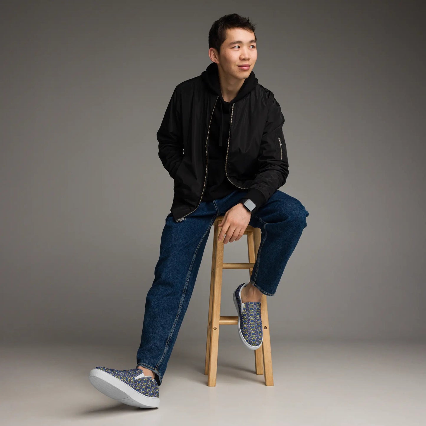 Direct slip-on canvas shoes