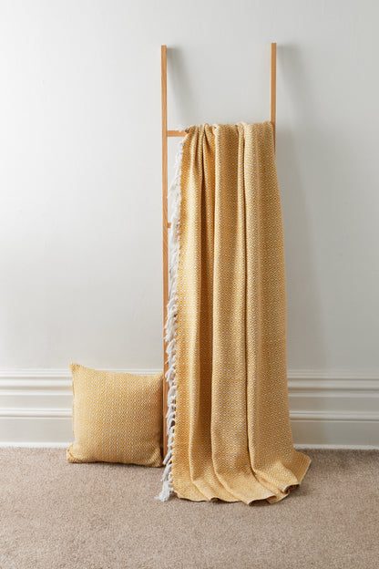 OLIVIA ROCCO Regal Handwoven Pure Cotton Throw Blanket Diamond Geometric Pattern