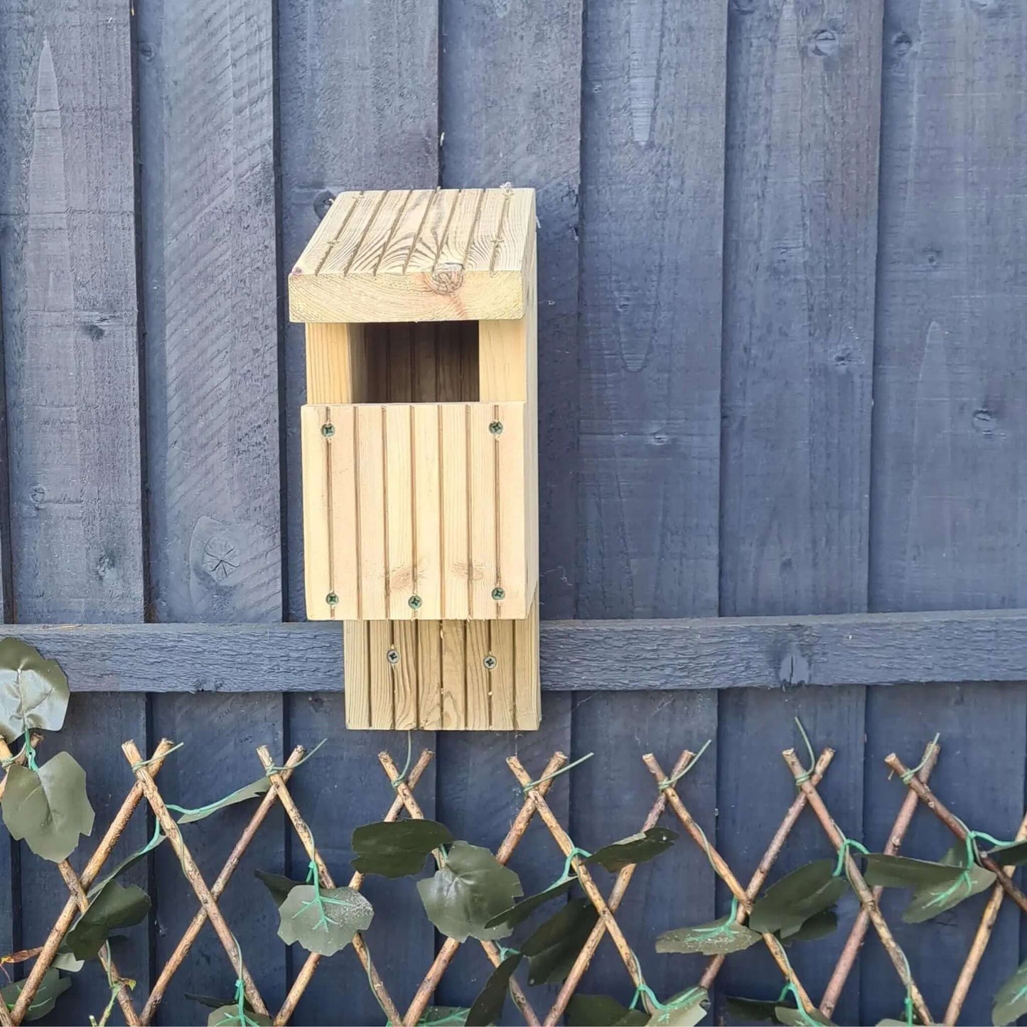 open faced nesting box for birds