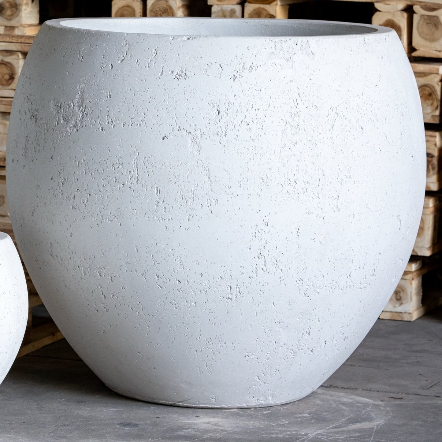 Orbello | White Mist – 110cm XXL Concrete Sphere Planter – 686L Round Plant Pot
