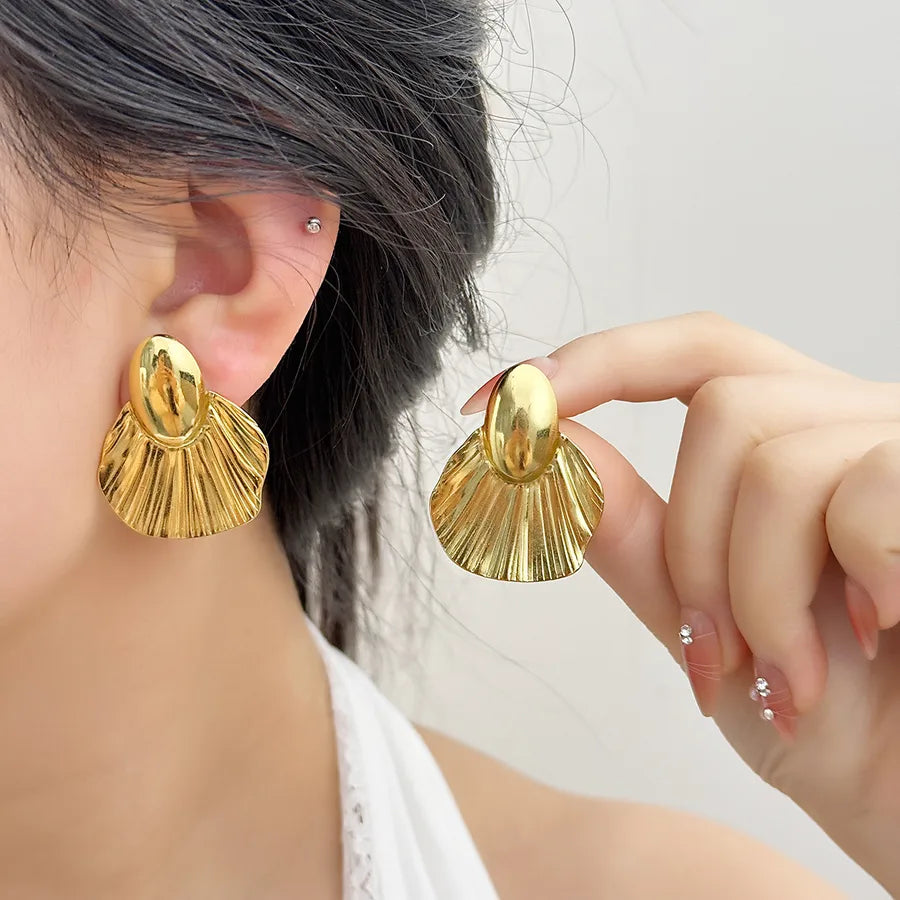 1 Pair Elegant Lady Vacation Solid Color Polishing Plating 304 Stainless Steel 18K Gold Plated  Backs Ear Studs