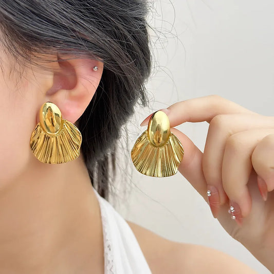 1 Pair Elegant Lady Vacation Solid Color Polishing Plating 304 Stainless Steel 18K Gold Plated  Backs Ear Studs