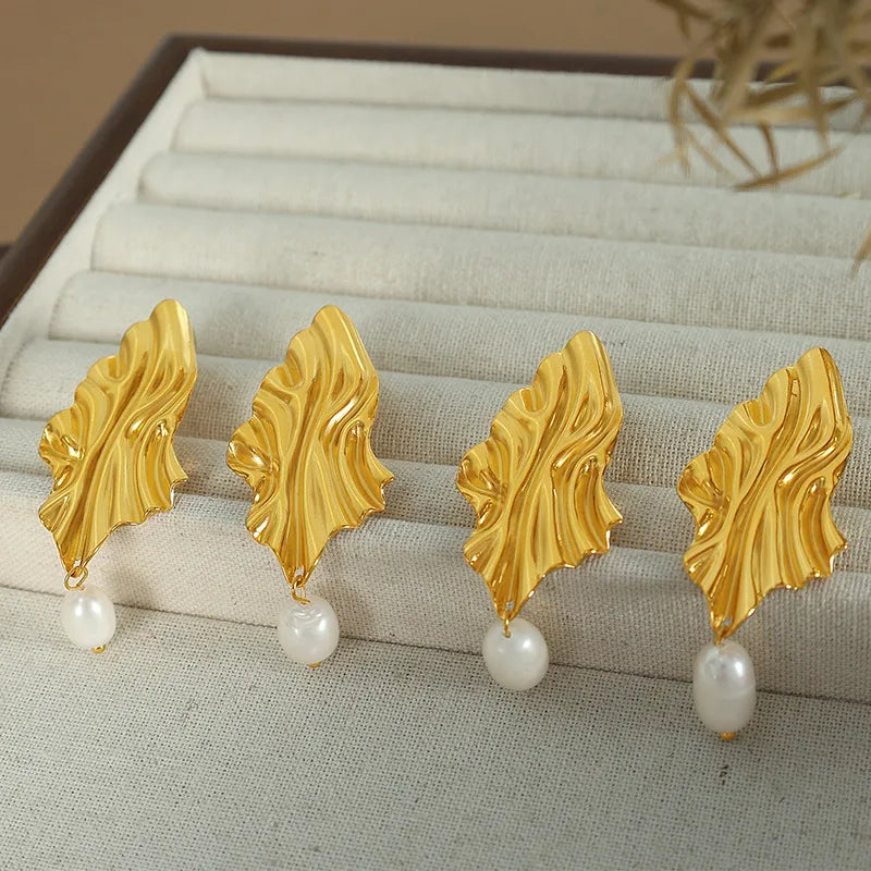 1 Pair Elegant Vintage Style Geometric Plating Inlay Titanium Steel Freshwater Pearl 18K Gold Plated Drop Earrings